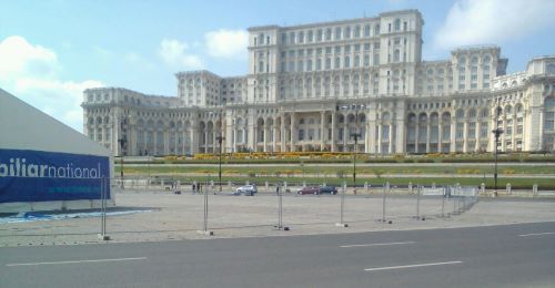 [Imaginea Palatului Parlamentului 2]