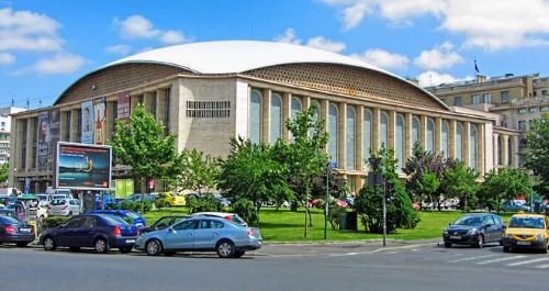 [Bild der Sala Palatului 1]
