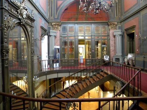 [Bild des Museums fr Kunst und Geschichte der Stadt Bukarest 2]