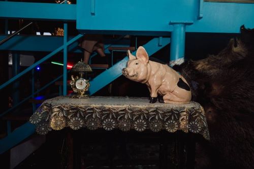 [Bild des Neuen Kitsch-Museums 2]