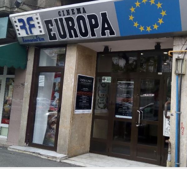 Eingang zum Europa Kino